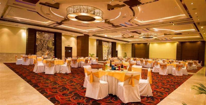 Club Florence Гургаон Экстерьер фото
