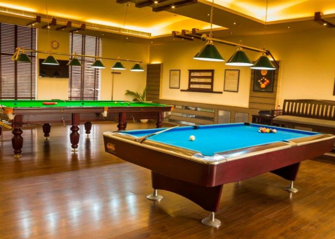 Club Florence Гургаон Экстерьер фото